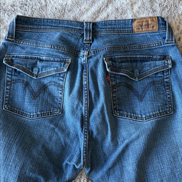 Vintage Levi's Light Blue Denim flared Jeans - Picture 7 of 8